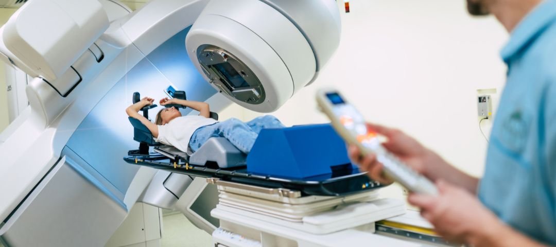 Tomoterapia: cuándo es la mejor opción de radioterapia y cuándo no